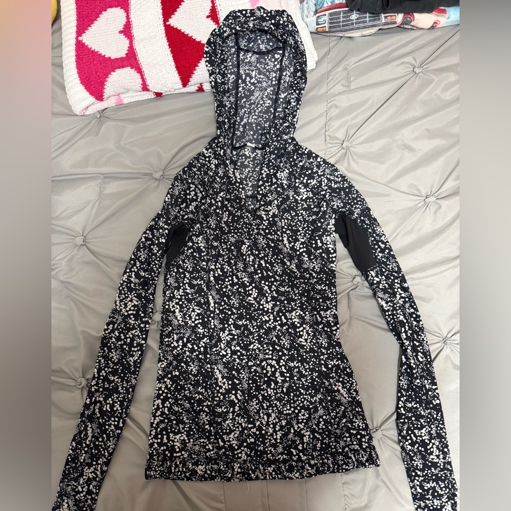Lululemon 1/4 zip with hood